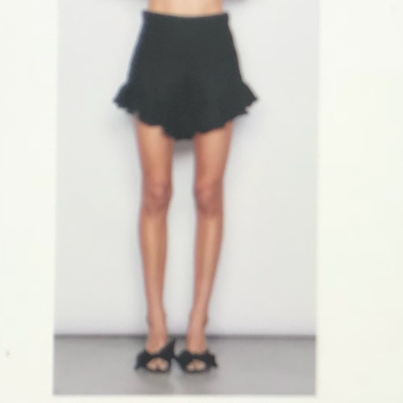 EBBY & I Jett | Ruffle Orange Linen Lux Shorts - Picture 5 of 5